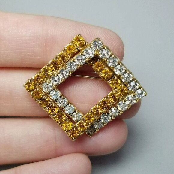 Vintage Orange Rhinestone Square Brooch, Gold Tone Prong Set Lapel Pin, Estate - Picture 1 of 6